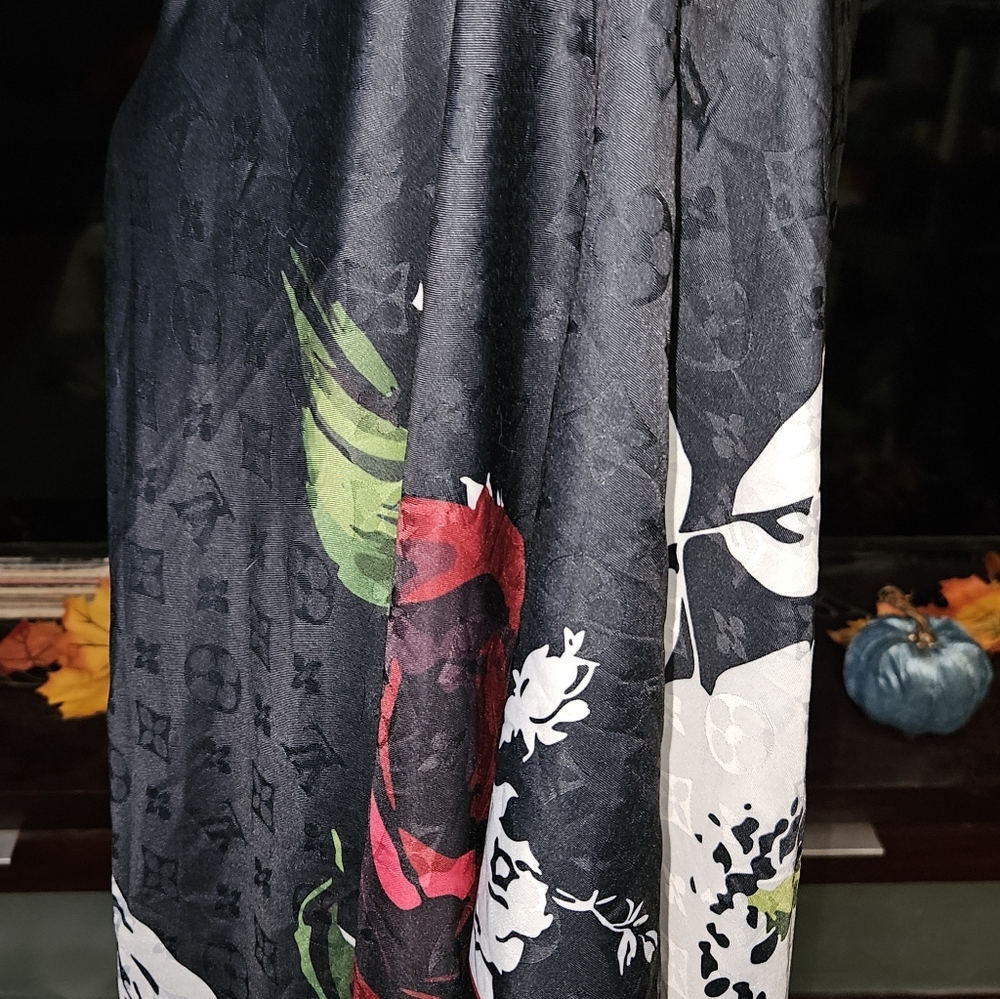 Floral Black Women's Scarf - Picture 4 of 5